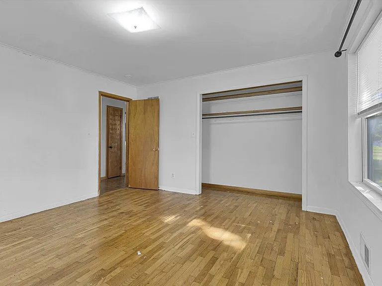 535 Wallace St — Photo 4