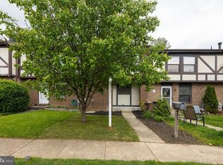 9 Bourbon Ct, Parkville, MD 21234