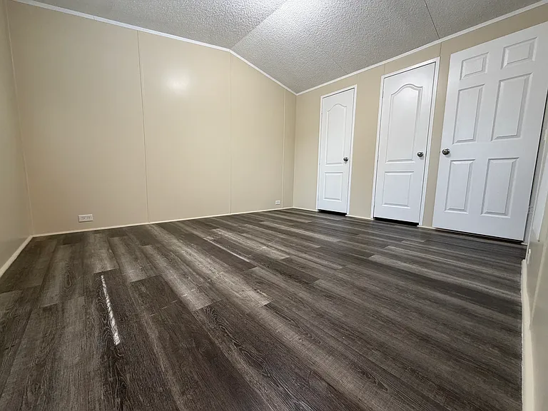 709 N Collins Fwy #47 — Photo 9