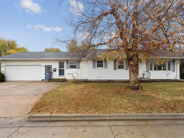 906 Poplar St, La Porte City, IA 50651