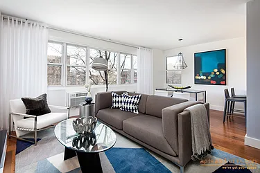 Rented by aptsandlofts.com