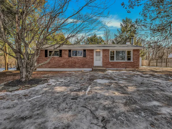 1011 Tobyhanna Rd, Gouldsboro, PA 18424