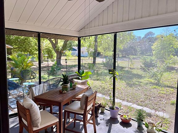 4th image of 1117 Deer Hollow Pl #1