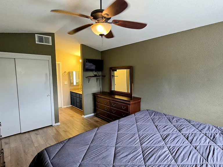 772 Meadowhawk Dr #1 — Photo 2