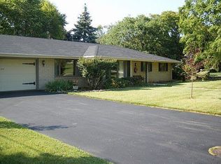 2190 Stornway Dr, Rockford, IL 61107