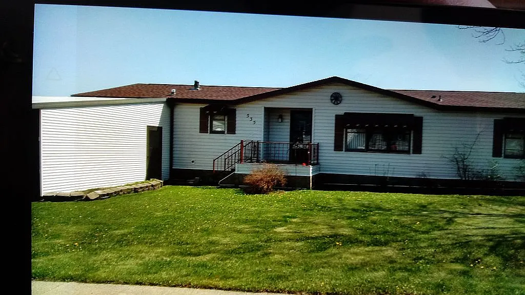 535 Selkirk Dr photo 1