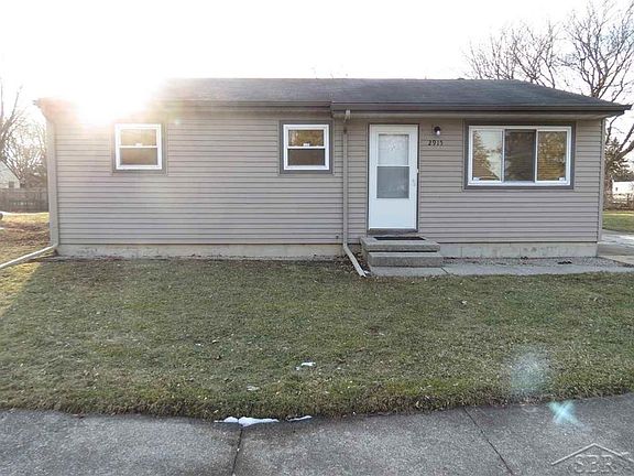 2nd image of 2915 Walcott St