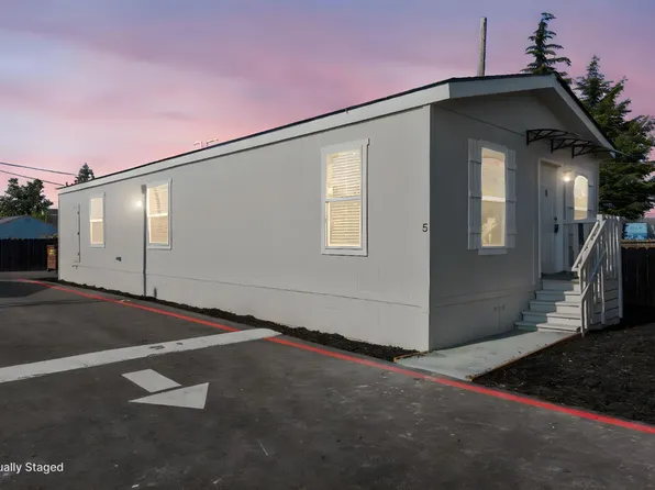 317 Moffat Blvd #5, Manteca, CA 95336