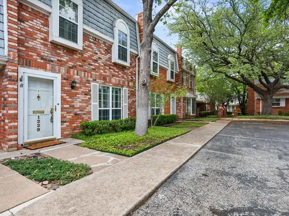 1229 Roaring Springs Rd, Fort Worth, TX 76114