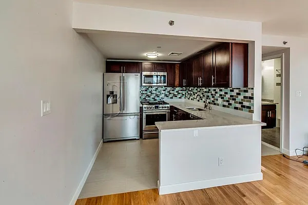 Rented by Bouklis Group | media 16