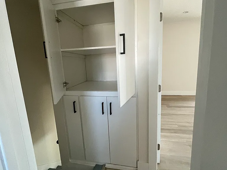 6958 Woodman Ave #6 — Photo 12