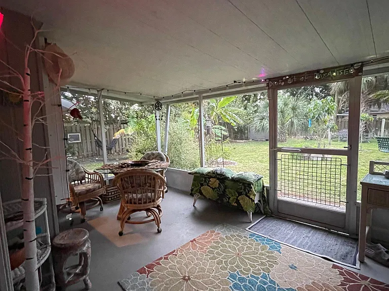 9310 Carolina St — Photo 23