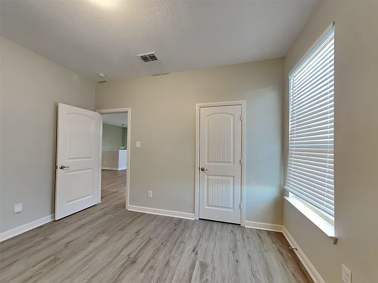 9329 Belle River Trl — Photo 12