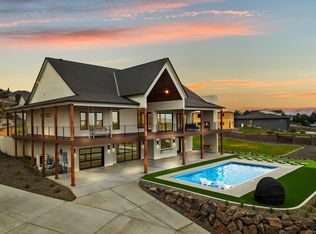 15710 Ridge View Ln, Kennewick, WA 99338