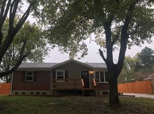 106 Edgewood Dr, Vine Grove, KY 40175