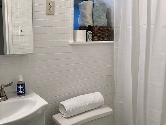 4th image of 319 W 21st St #2AF
