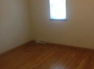 921 N 4th St, Clinton, IA 52732