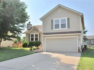 8329 NE 109th Ln, Kansas City, MO 64157