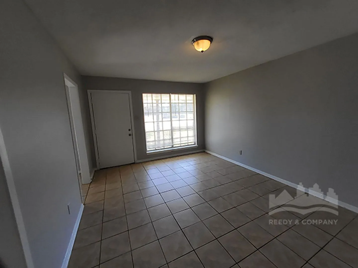 Welcome to 3992 Ashview Cove! — Photo 4