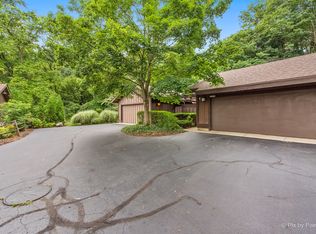 42W474 Redbud Ct, Saint Charles, IL 60175