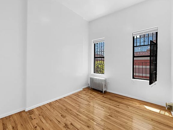 3rd image of 122 Norfolk St APT 30