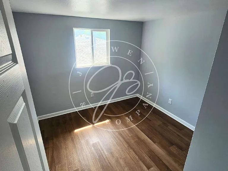 2217 Hickory St — Photo 13
