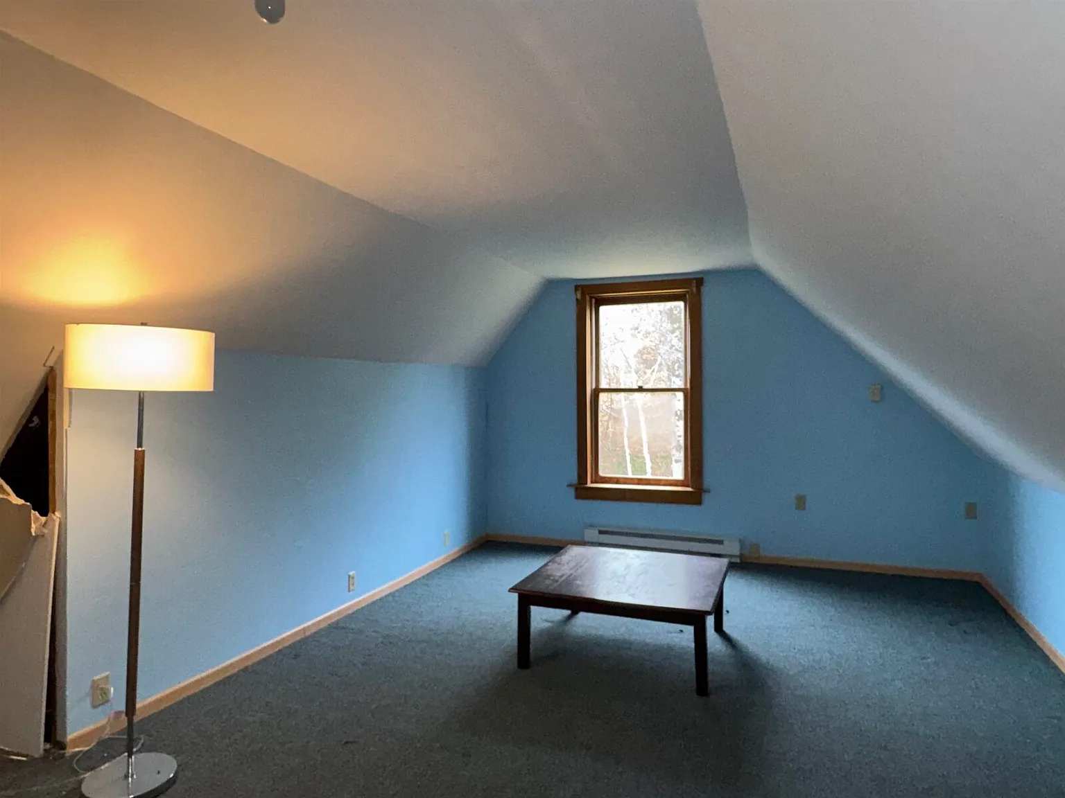 3 bed, 1.5 bath, 2061 sqft, $3,150 — Photo 3