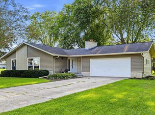 N7104 Leonard Dr, Fond Du Lac, WI 54935