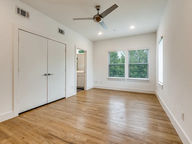 1832 N Garrett Ave #103 — Photo 4