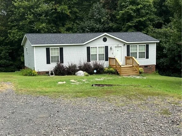 818 Morgan Rd, Eden, NC 27288