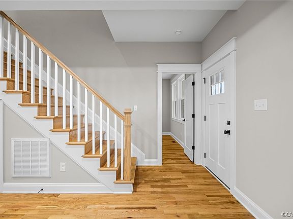 4th image of 207 Yancey St