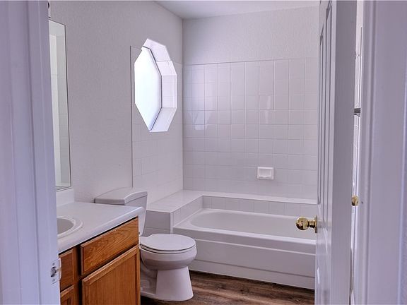 4th image of 5066 S Rainbow Blvd Unit 201