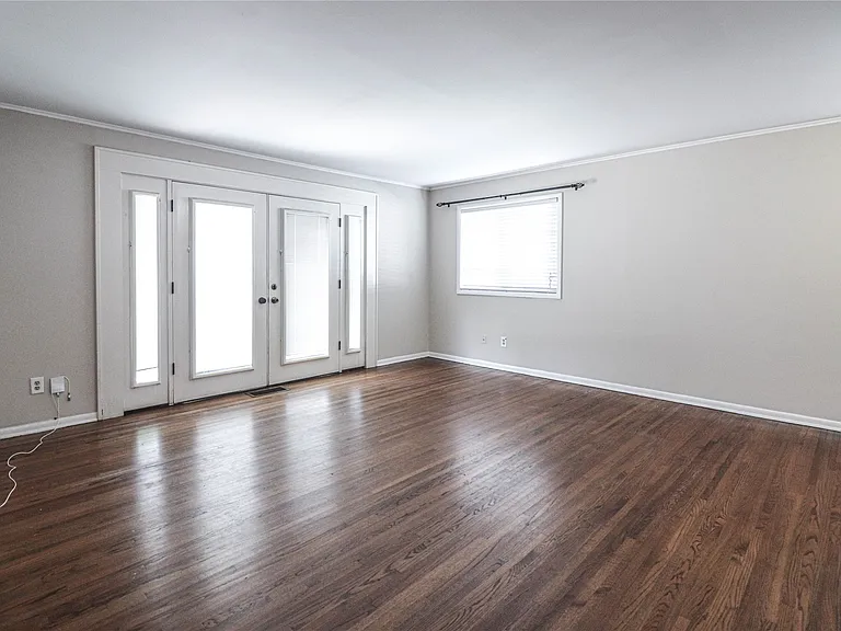 5920 E 25th St S — Photo 30