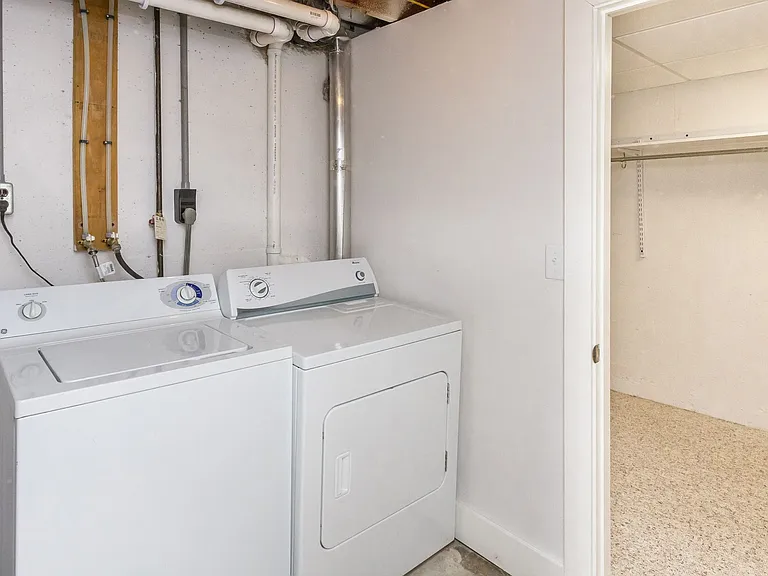 Campus Townhomes — Photo 19