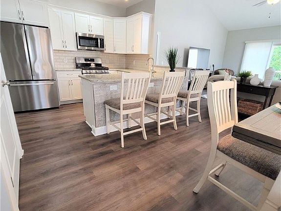 2nd image of 257 Mallory Ct