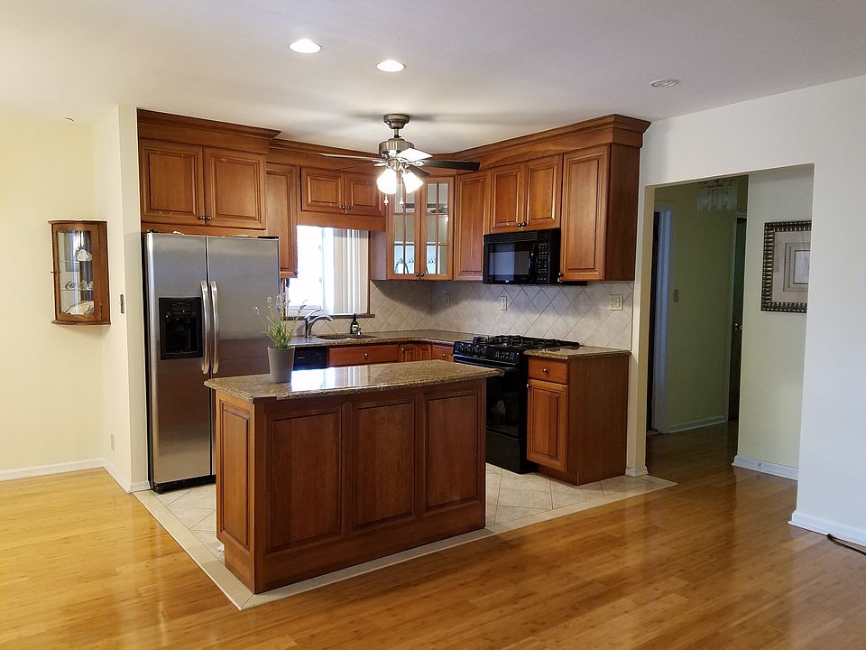 1st image of 13736 96th St