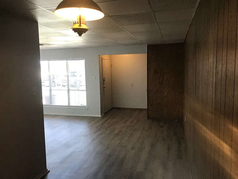 1001 Minter Ln #D — Photo 1