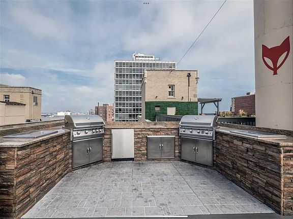 5th image of 2440 N Clark St #303