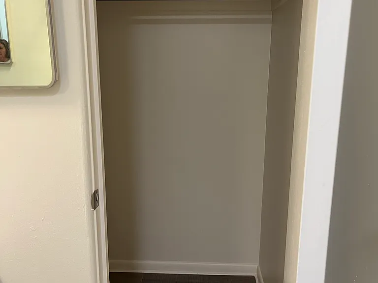 Virginia Mae Apartments — Photo 7