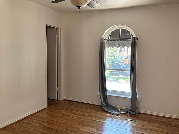 5th image of 4121 Emerson Ave APT C