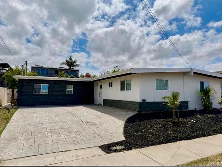 581 Le May Ave — Photo 8