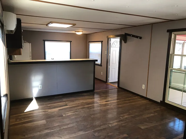 809 Newark St — Photo 29