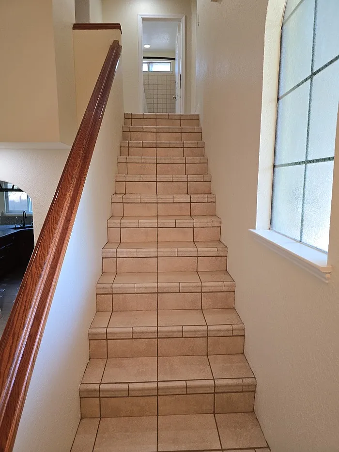 3 bed, 3.0 bath, 1368 sqft, $2,700 — Photo 3