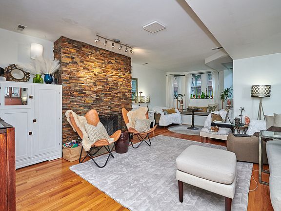 5th image of 842 W Agatite Ave APT 1E