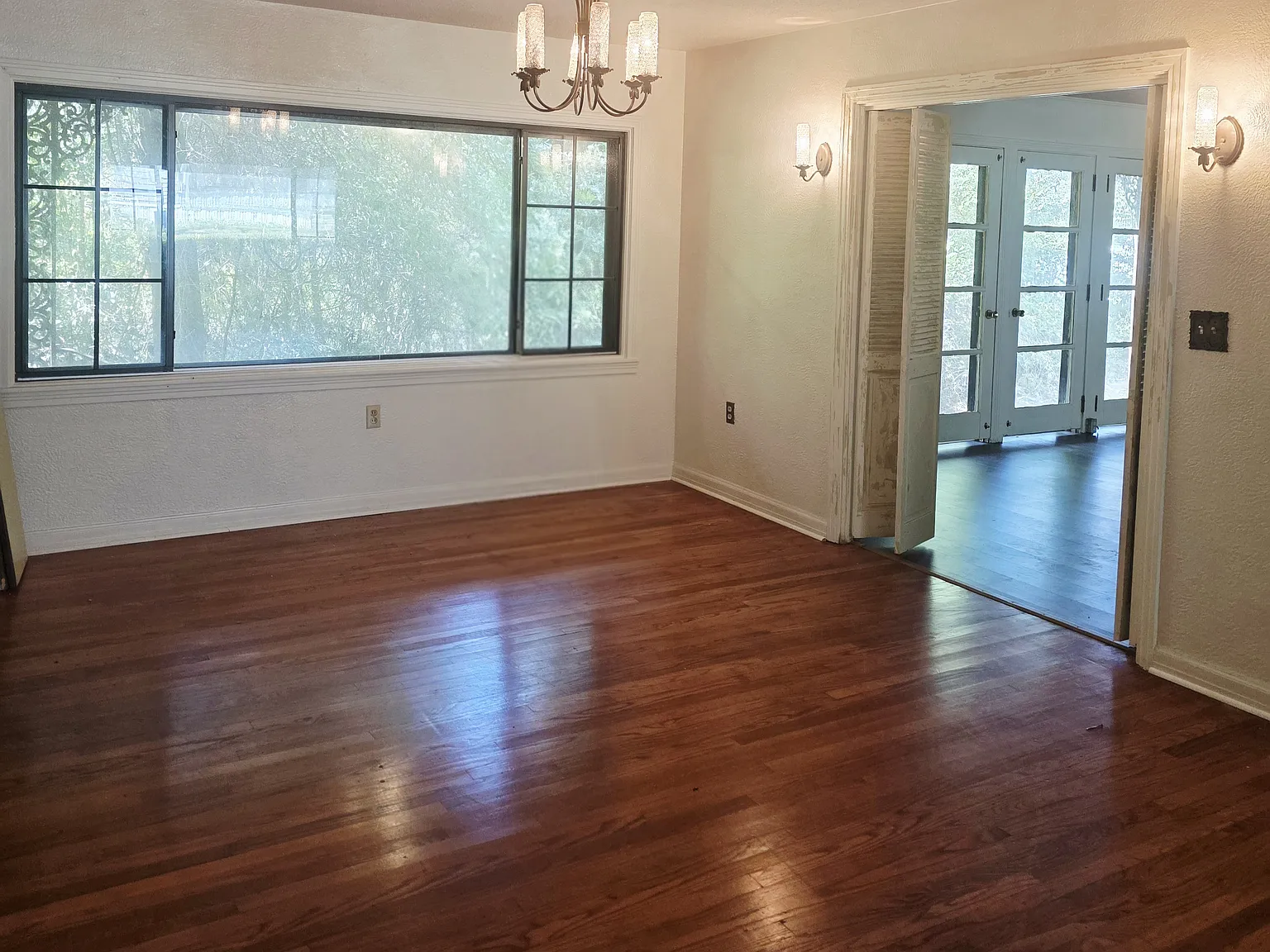 3 bed, 2497 sqft, $1,500 — Photo 4