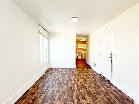 4th image of 928 Pacific Ave #1
