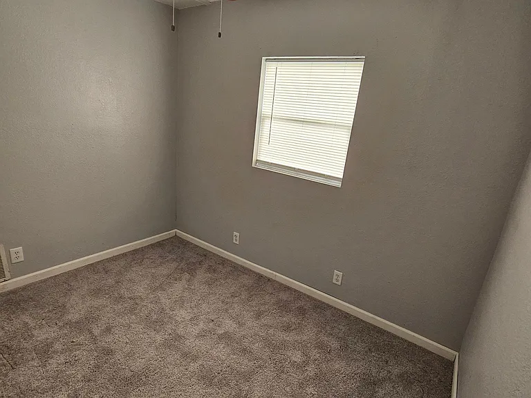 1758 S Meridian Ave — Photo 9