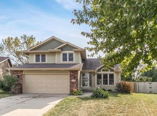 124 28th Ct, West Des Moines, IA 50265