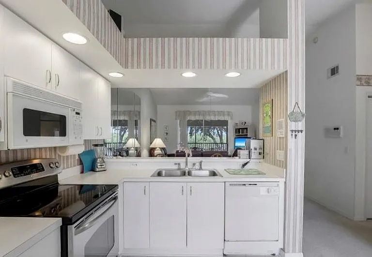 242 Newport Dr #508 — Photo 5