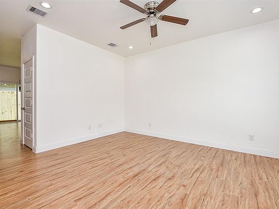 5th image of 3515 Shelby Cir #A